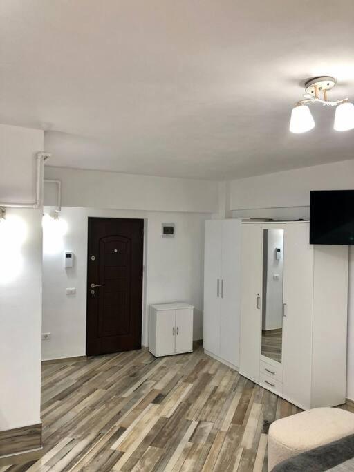 Garsoniera- Bulevard Dem Radulescu Râmnicu Vâlcea Dış mekan fotoğraf